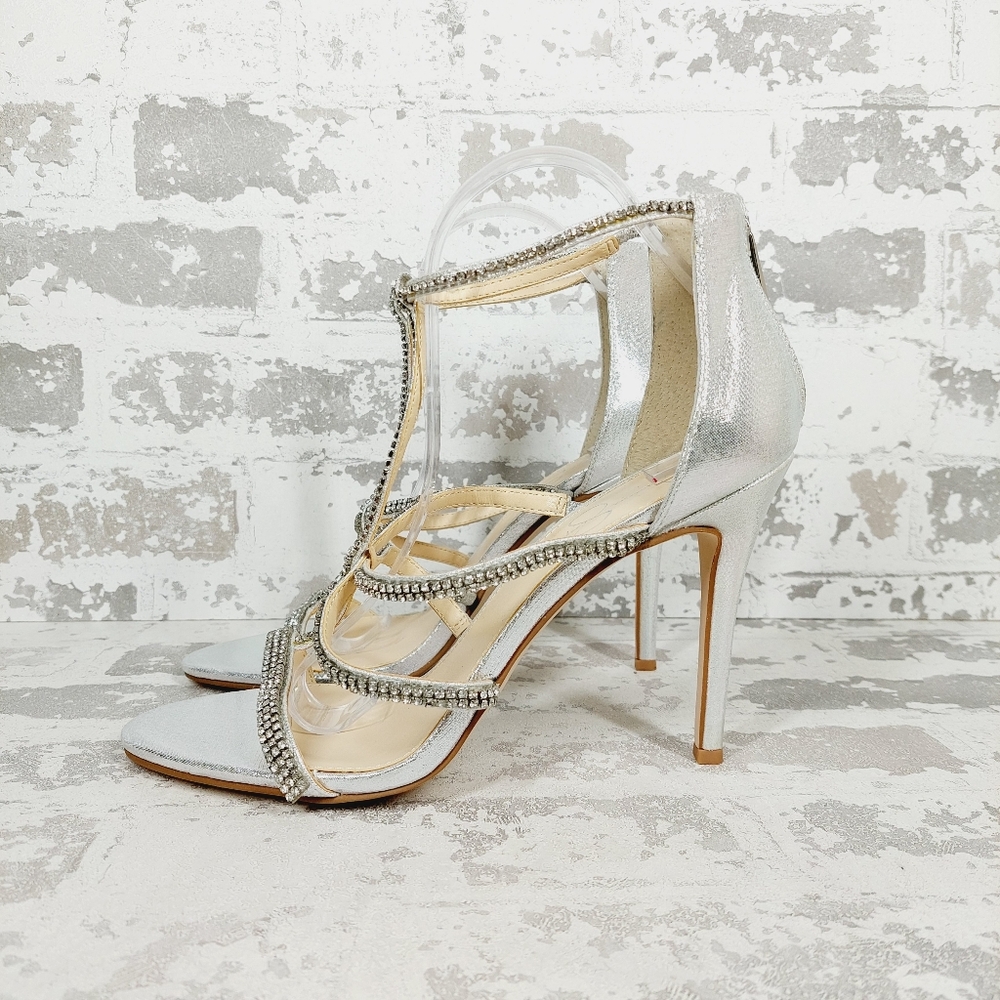 NEW Jessica Simpson Sidra Women's Silver Jewel Tone Heeled Sandals K836
